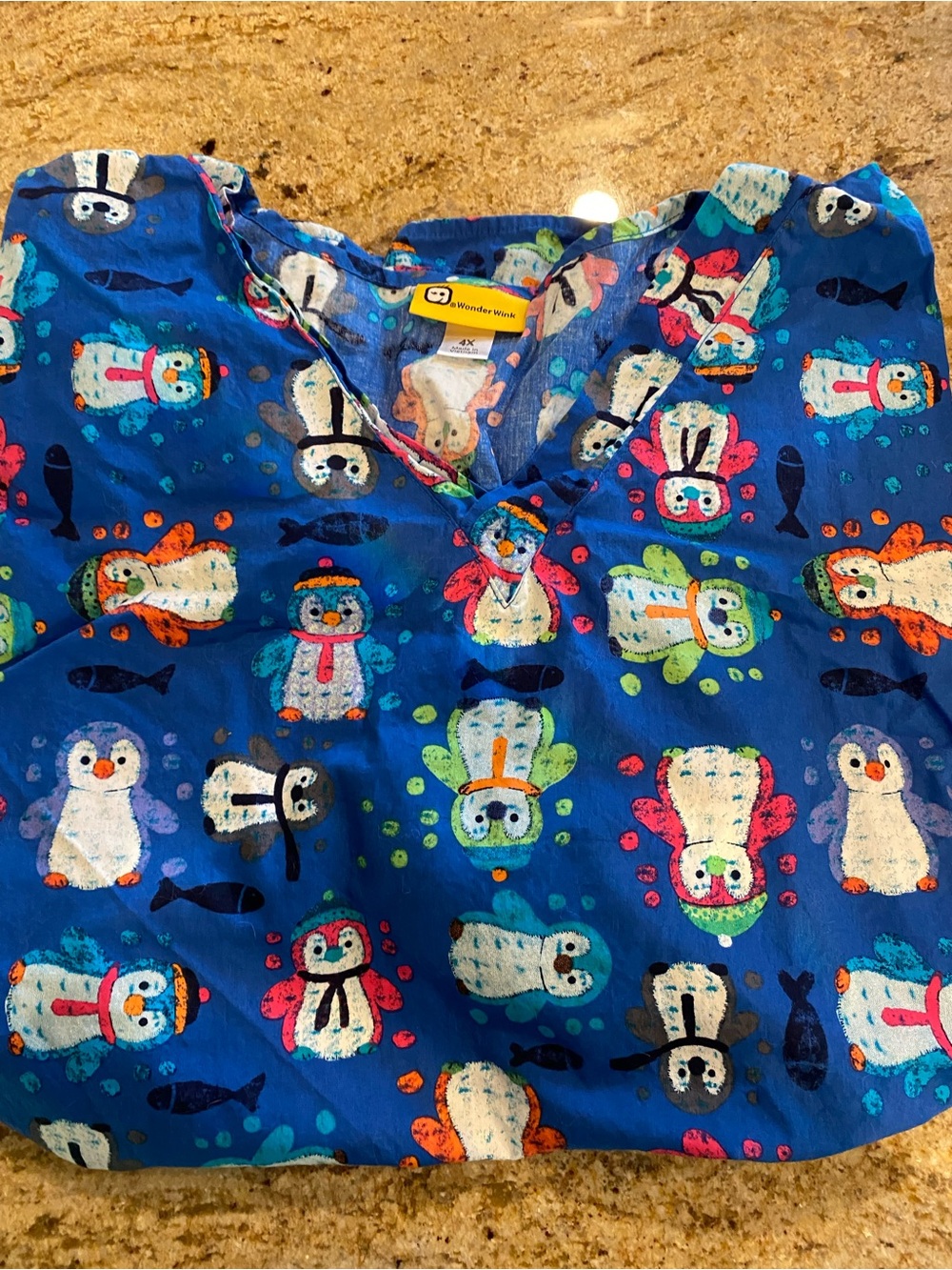 Wonder Wink Penguin print scrub top size 4X
